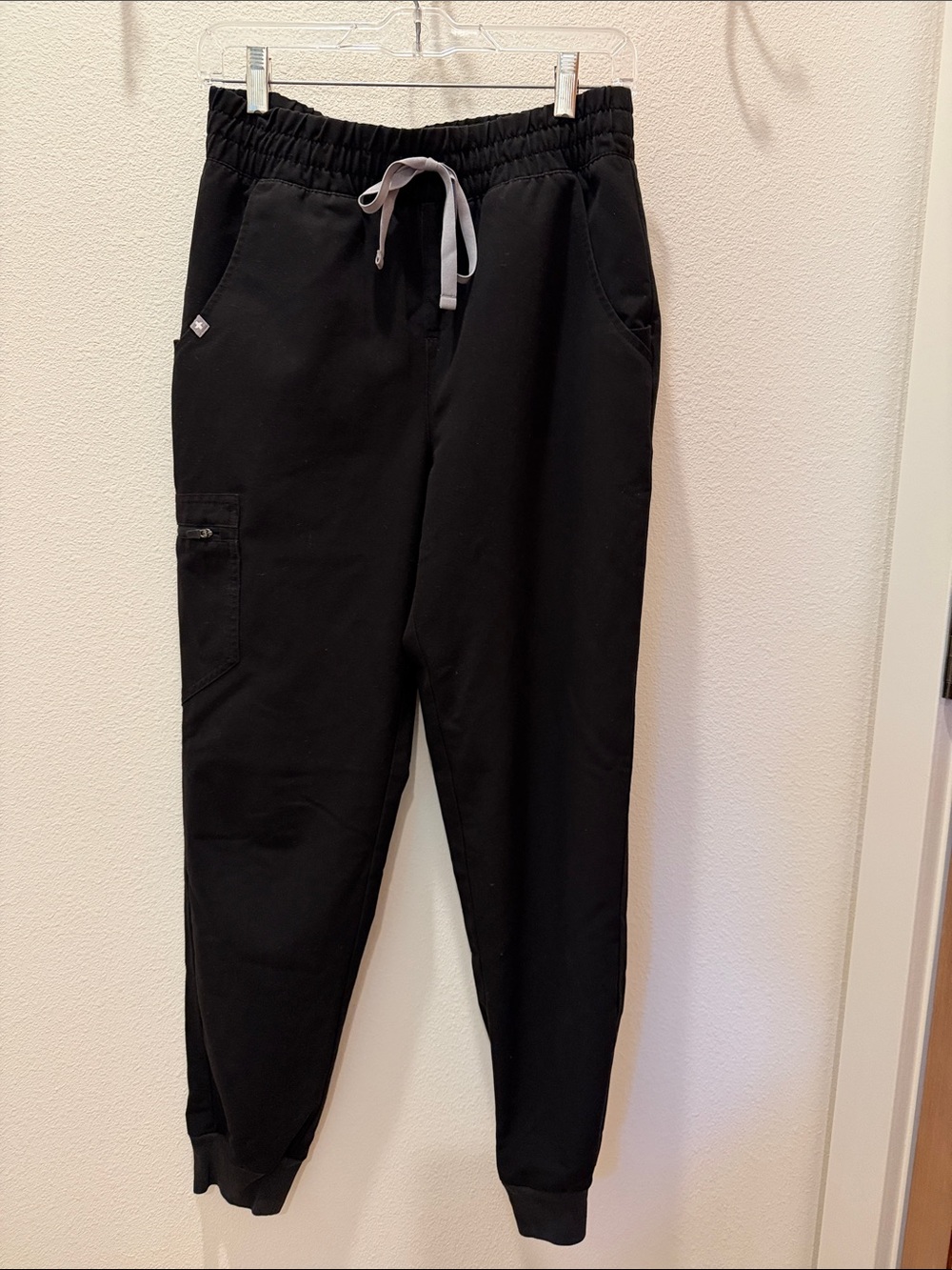 FIGS Women’s Black Drawstring Jogger Pants